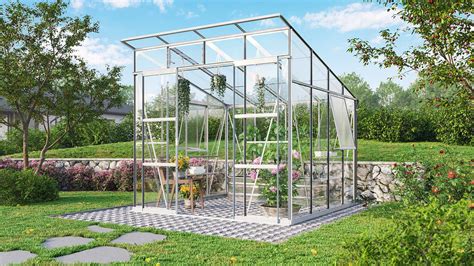 Skleník s bohato rodiacimi paradajkami