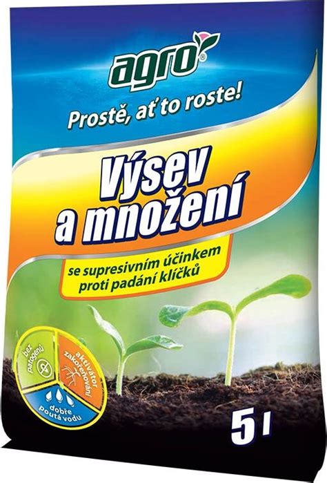 Detail pôdy s vhodnou vlhkosťou pre výsev - vlhká, ale nie premočená