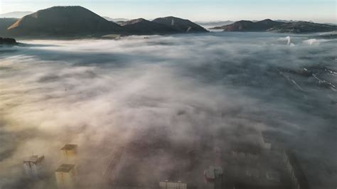 Vizualizácia ideálnej kondenzácie v teráriu - ranná hmla a denná priehľadnosť