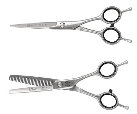 Detail efilačných nožníc s jednou hladkou a jednou zúbkovanou čepeľou