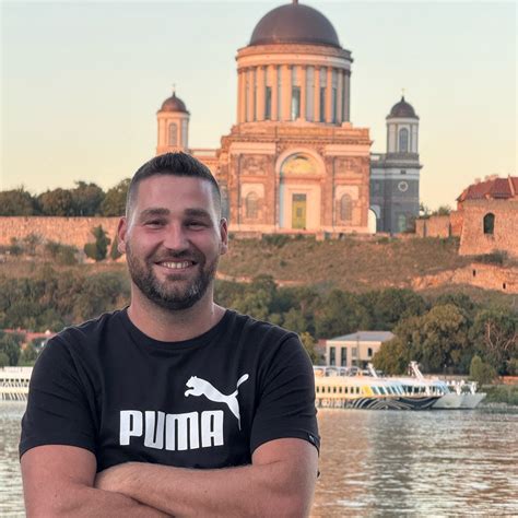 Schéma ideálneho umiestnenia bugenviley na slnečnom balkóne alebo terase s orientáciou na juh