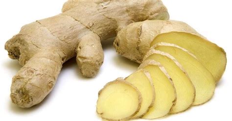 Zázvor na parapete pri okne s nepriamym svetlom