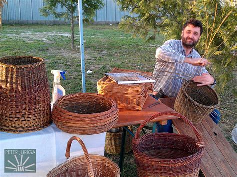 Foto: Archív Petra Jurigu - Peter Juriga s kufríkom vyrobeným na objednávku