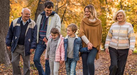 Ilustrácia zameraná na antioxidačné účinky paradajok a ochranu buniek