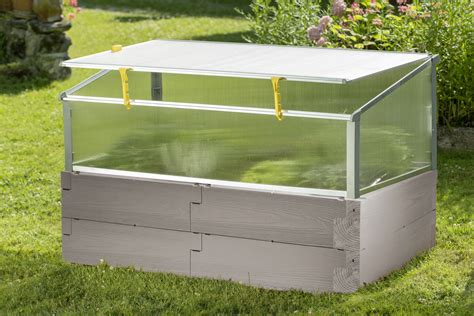 Vyvýšený záhon Juwel Timber s pareniskom, zobrazujúci jeho rozmery