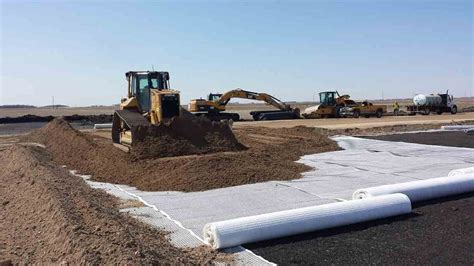 Schéma správnej aplikácie mulčovacej kôry s geotextíliou