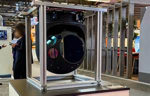 Diagram alebo fotografia demonštrujúca postup vzdušného zakoreňovania na šeflere