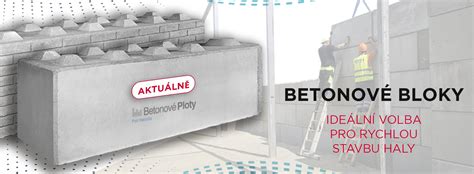 Detailné zábery na kladenie betónových blokov a nanášanie malty