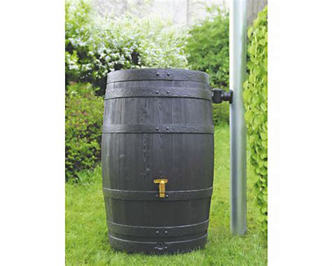 Sud na zachytávanie dažďovej vody v záhrade