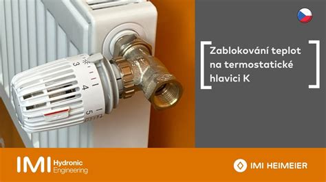 Detailný rez termostatickou hlavicou ukazujúci vnútorné komponenty, ako je tepelný snímač a mechanizmus ventilu.