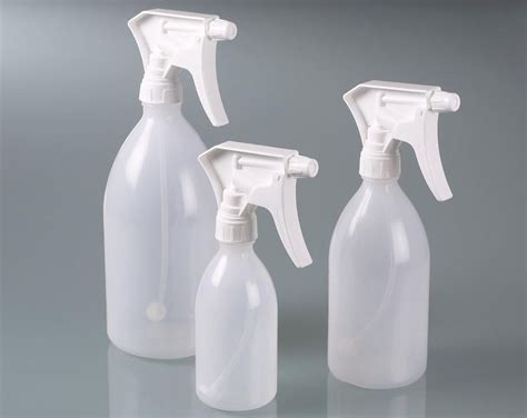 fľaša s rozprašovačom a symbolom listu rajčiny