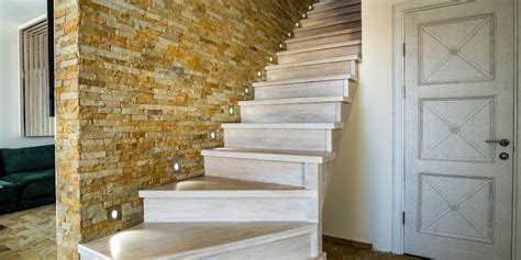 Detail obkladu predsiene s dekoračným kameňom