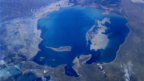mapa zobrazujúca vysychajúce Aralské jazero a rozširovanie púštnych oblastí