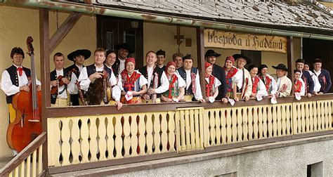 Fotografia: Ukážka záhradných postrekov a hnojív