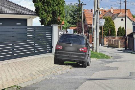 Ilustračná fotografia upraveného predzáhonu pred rodinným domom