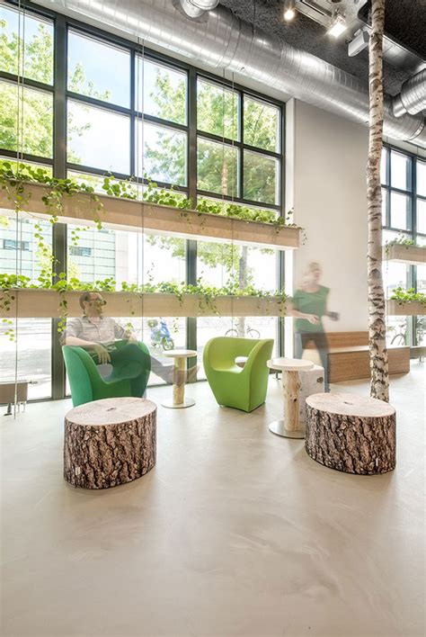 Ilustrácia byliniek s umelým osvetlením v interiéri