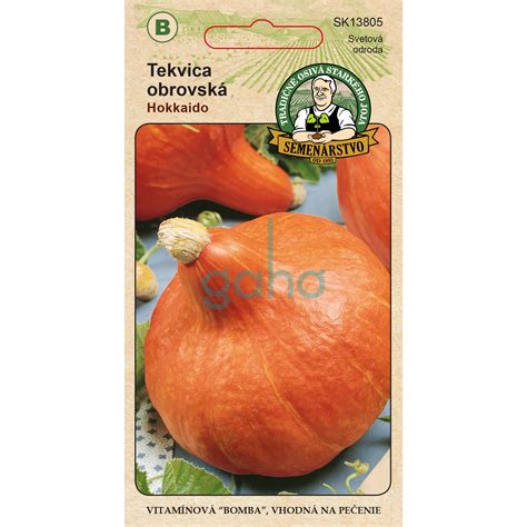 tekvica Hokkaido s oranžovou šupkou a zelenými listami