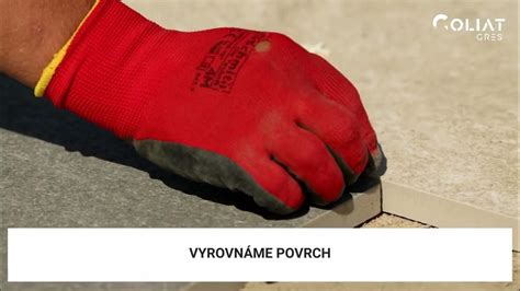 Dopĺňanie škárovacieho piesku do dlažby