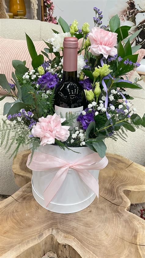 kvetinový aranžmán rôzneho druhu