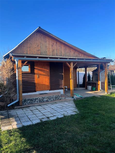 moderný záhradný domček s pozemkom a výhľadom na Košice