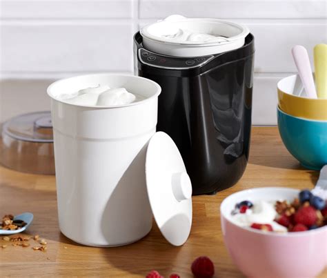 Nádoby s bylinkami na prípravu prírodných postrekov