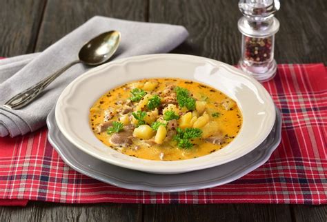 Kulinárska fotografia: tanier s jedlom z hlivy ustricovej