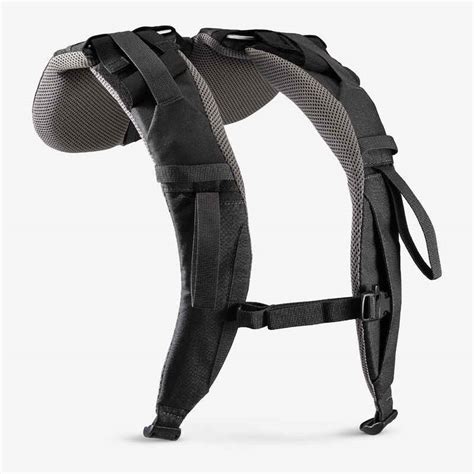 Detailný pohľad na ergonomické ramenné popruhy a zadnú ventilačnú podložku akumulátorového postrekovača.