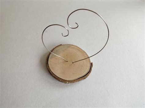 Špirálovité omotanie drôtu okolo konára bonsaja