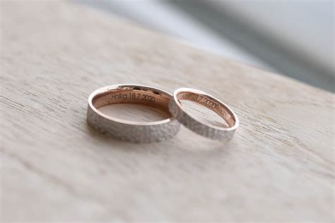 Detail gravírovania na svadobnej obrúčke