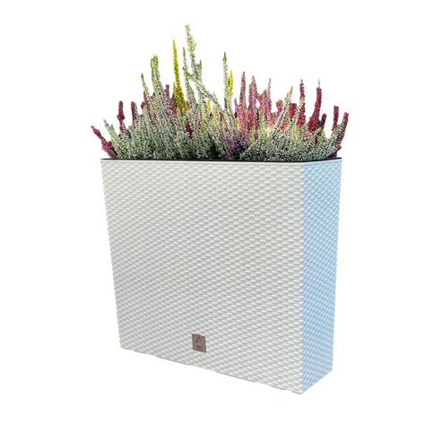 kvetináč s drenážnou vrstvou na dne