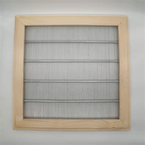 Schéma zberu a správneho sušenia medovky lekárskej na drevenom ráme