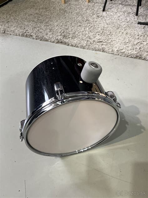 Detailný pohľad na kosiaci bubon s inštalovanými nožmi