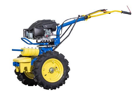 Ilustračná fotografia multifunkčného malotraktora Agzat s rôznym príslušenstvom