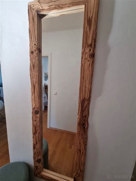 Štruktúra odrezku tisu s pätkou starého dreva