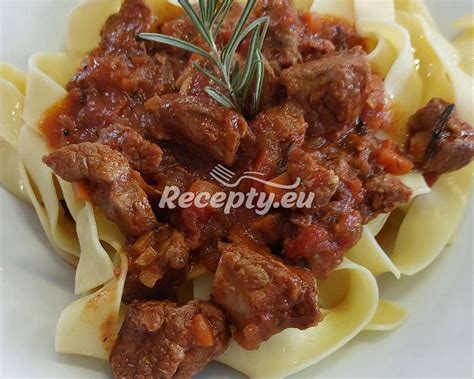 Miska s hotovým jelením ragú