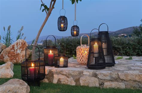 štýlové záhradné krhly rôznych farieb