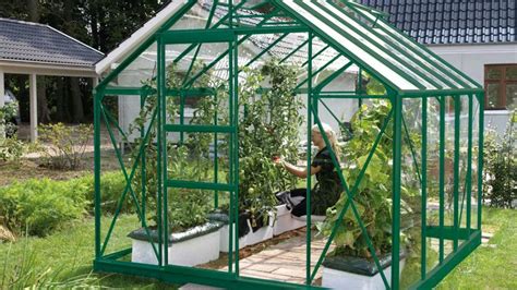 Vizualizácia výnosov paradajok v skleníku v porovnaní s voľným pestovaním.