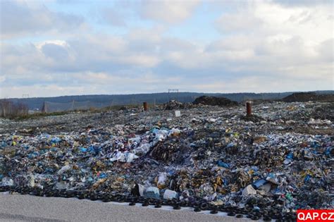 Vizualizácia štatistík o podiele stavebného odpadu na celkovom objeme odpadov v SR