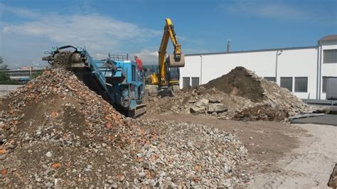 Ilustrácia zabezpečeného zberného miesta stavebného odpadu na stavenisku