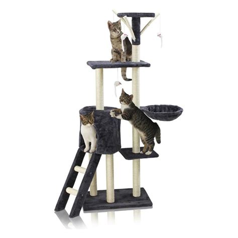 Rôzne typy škrabadiel pre mačky