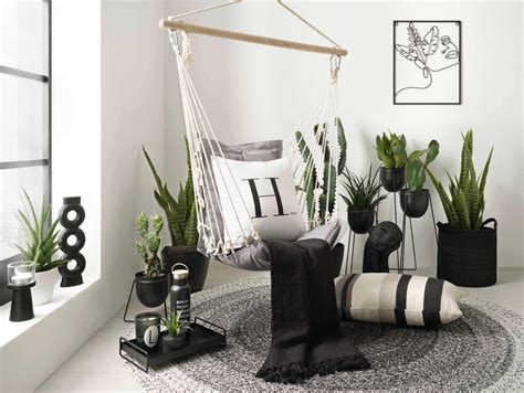 Schéma znázorňujúca rôzne možnosti využitia záhradného domčeka (náradie, relax, detský kútik).