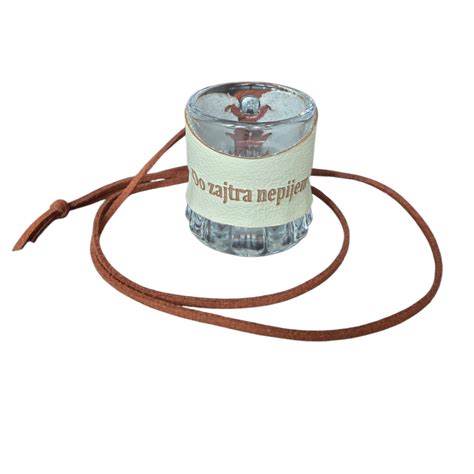 Ilustrácia broskyňovej kôstky s rozlúsknutým obalom a viditeľnými semenami