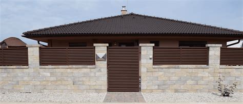 Ilustračná fotografia rôznych typov akumulátorových postrekovačov