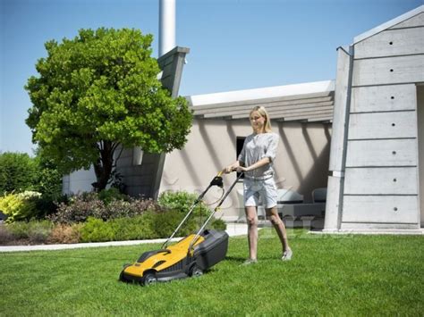 Ilustračná fotografia akumulátorovej kosačky STIGA v akcii