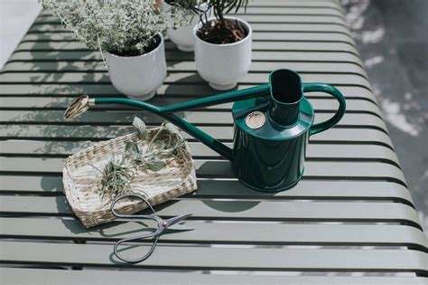 Schéma porovnania dostreku rotačného a statického postrekovača.