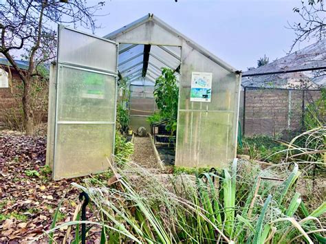 Ilustrácia kompostového ohrevu v skleníku