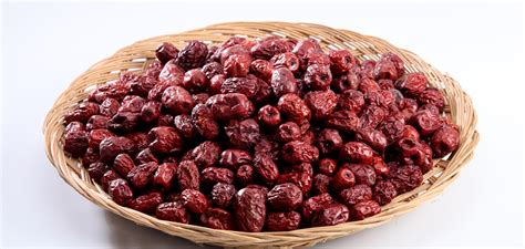 Detail plodov jujuby - čerstvé a sušené