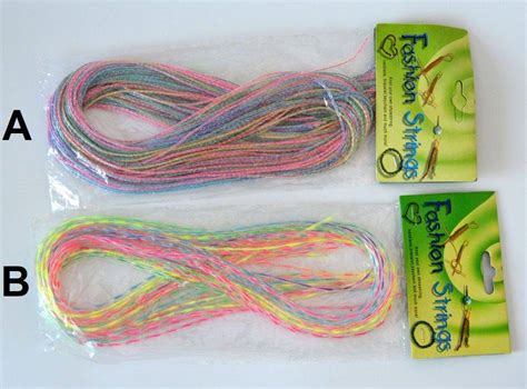 Koláž rôznych materiálov na vyväzovanie viniča: bužírka, papierový drôt, elastické gumičky.