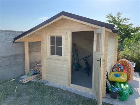 Záhradný domček na skladovanie náradia a oddych