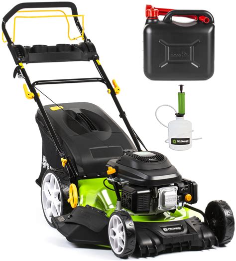 Detailný záber na benzínovú kosačku Fieldmann FZR 5611-B v záhradnom prostredí